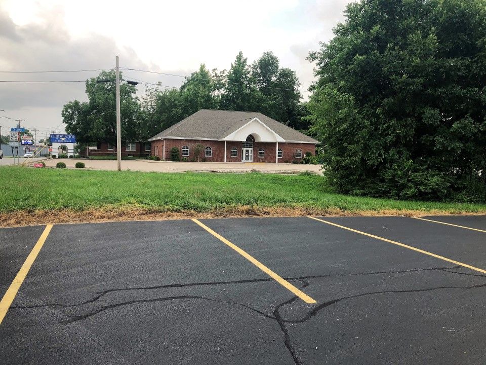 308 S Court St, Marion, IL 62959